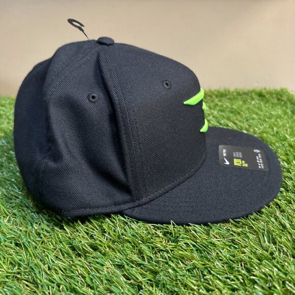 Nike True Dri-FIT Fitted Sz M/L Hat 3Brand Russell Wilson Seattle Seahawks NEW - Picture 4 of 9